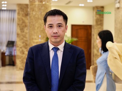 TS Đậu Anh Tuấn trả lời phỏng vấn báo Đầu tư Chứng khoán sáng 11/1 (Ảnh: M.Minh)