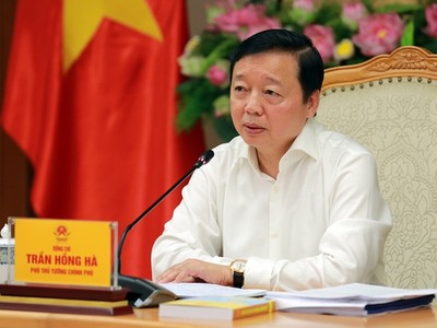 Phó Thủ tướng Trần Hồng Hà chủ trì cuộc họp sáng 16/4