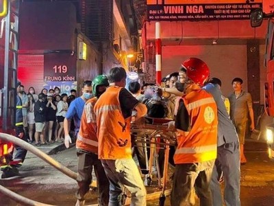 Vụ cháy nhà trọ ở phố Trung Kính rạng sáng 24/5 khiến ít nhất 14 người tử vong.