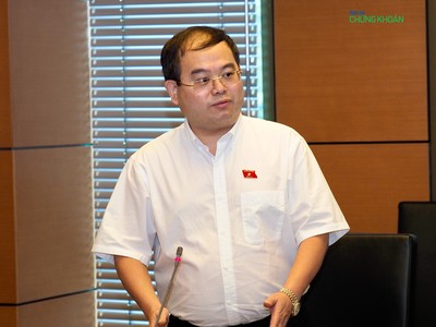 Đại biểu Quản Minh Cường (đoàn Đồng Nai) trăn trở vì khi Quốc hội đang làm luật về phòng cháy chữa cháy thì cháy nổ vẫn liên tiếp xảy ra (Ảnh: M.Minh)