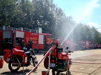 Ngành Công an đang sử dụng mô tô chữa cháy, đại biểu Nguyễn Văn Cảnh đề nghị nhân rộng mô hình này ra cả nước.