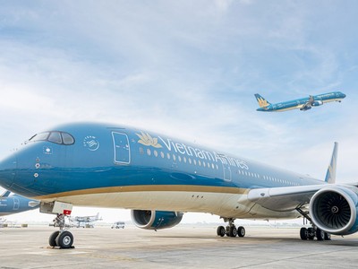 Tái cấp vốn cho Vietnam Airlines là giải pháp trước mắt, về lâu dài phải tái cấu trúc toàn diện 