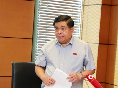 Bộ trưởng Bộ Kế hoạch và Đầu tư Nguyễn Chí Dũng khẳng định cải cách thể chế tiếp tục là giải pháp "đột phá của đột phá" để góp phần thực hiện nhiệm vụ kinh tế xã hội