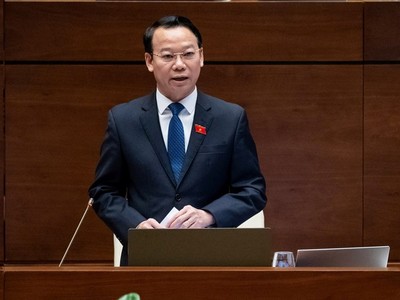 Bộ trưởng Bộ Tài nguyên và Môi trường Đỗ Đức Duy phát biểu tiếp thu giải trình dự thảo Nghị quyết sáng 21/11.