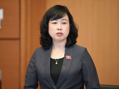 Bộ trưởng Bộ Y tế Đào Hồng Lan phát biểu tại phiên thảo luận tổ sáng 22/11 về dự án Luật Thuế tiêu thụ đặc biệt (sửa đổi)
