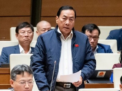 Đại biểu Phạm Văn Hòa (đoàn Đồng Tháp) đề nghị giảm vai trò của đại biểu Quốc hội và các cơ quan của Quốc hội trong tham vấn chính sách để ưu tiên cho tiếng nói của doanh nghiệp, người dân.