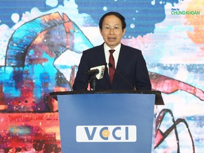 Ông Lê Tiến Châu, Uỷ viên Trung ương Đảng, Bí thư Thành uỷ, Trưởng Đoàn đại biểu Quốc hội TP. Hải Phòng phát biểu tại lễ công bố PCI 2024 sáng 6/5 (Ảnh: M. Minh)