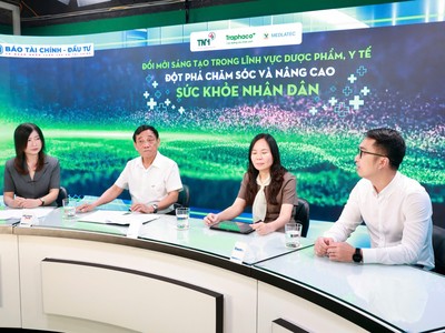 Các khách mời chia sẻ tại Talk show “Đổi mới, sáng tạo trong lĩnh vực dược phẩm, y tế: Đột phá chăm sóc và nâng cao sức khỏe nhân dân” do báo Tài chính Đầu tư tổ chức sáng 1/9