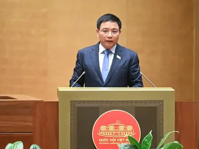 Bộ trưởng Bộ Tài chính Nguyễn Văn Thắng trình bày Tờ trình