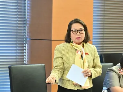 Đại biểu Nguyễn Thị Yến (đoàn TP.HCM) phát biểu về dự án Luật Xây dựng (sửa đổi) tại phiên họp tổ sáng 6/11