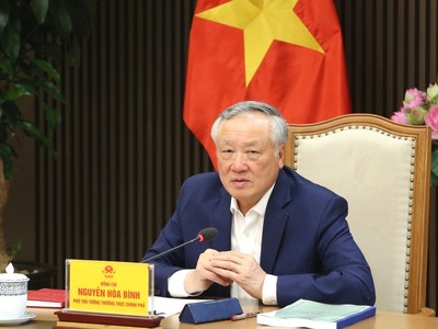 Phó Thủ tướng Thường trực Chính phủ Nguyễn Hòa Bình chủ trì cuộc họp về hoàn thiện dự thảo Quy chế hoạt động của Trung tâm Tài chính quốc tế Việt Nam (Ảnh: Chinhphu.vn)