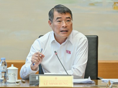Thủ tướng Chính phủ Lê Minh Hưng phát biểu thảo luận tại tổ sáng 19/8.