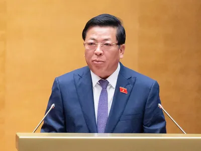 Bộ trưởng Bộ Xây dựng Trần Hồng Minh trình bày Tờ trình định hướng chính sách sửa đổi Luật Nhà ở 2023 tại Quốc hội sáng 19/8.