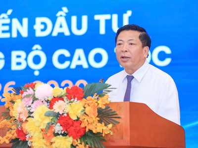 Bộ trưởng Bộ Xây dựng Trần Hồng Minh phát biểu tại Hội nghị xúc tiến đầu tư phát triển đường bộ cao tốc giai đoạn 2026-2030 sáng 29/9.