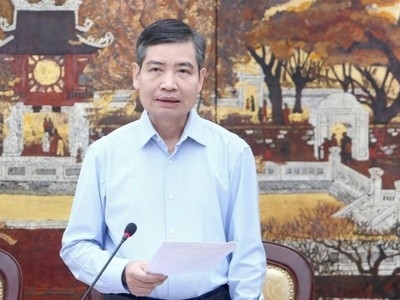 Thứ trưởng Bộ Tài chính Tạ Anh Tuấn phát biểu tại cuộc họp