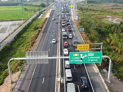 Cao tốc TP HCM - Trung Lương - Mỹ Thuận đang được đầu tư mở rộng.