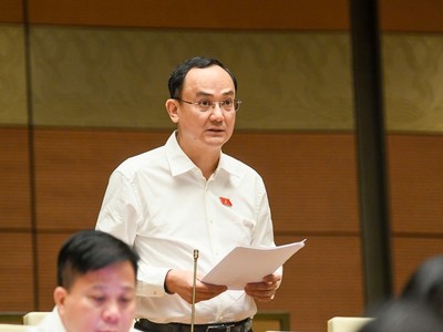Đại biểu Nguyễn Ngọc Sơn (Hải Phòng) thảo luận về dự thảo Luật Nhà ở (sửa đổi) chiều 28/10.