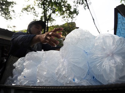 Nắng nóng, điều hòa cháy hàng, dịch vụ giải nhiệt tăng giá