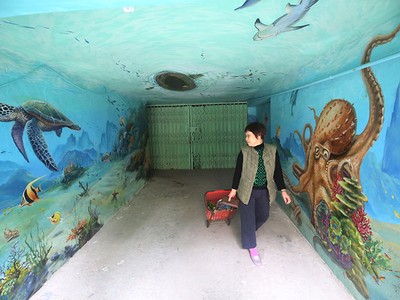 Hà Nội khoác áo mới cho chung cư cũ bằng tranh bích họa