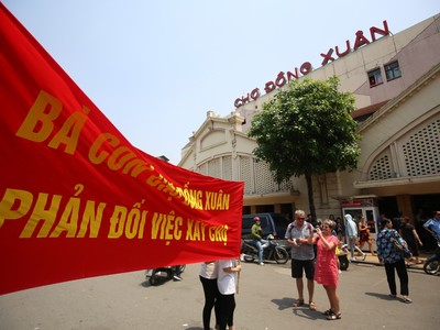 Tiểu thương chợ Đồng Xuân phản đổi kế hoạch xây mới chợ