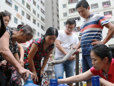 Hà Nội: Dân chung cư “khát” nước