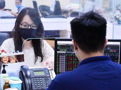 Chưa đủ cơ sở xác định vùng đáy, tiền lớn chưa vào