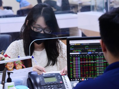 Nhận định thị trường phiên giao dịch chứng khoán ngày 14/5: Tạm thời giảm tỷ trọng các vị thế ngắn hạn