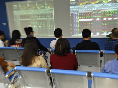 Thúc đẩy nâng hạng thị trường, cần nâng cao vai trò nhà đầu tư tổ chức