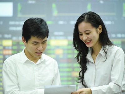 Giao dịch chứng khoán sáng ngày 20/9: Nhóm cổ phiếu liên quan đến xuất khẩu tăng tốc