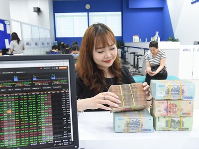 Chờ dòng tiền thông minh trở lại thị trường