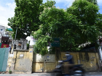 Trụ sở công ty có vốn gần 128.000 tỷ đồng là... điểm rửa xe