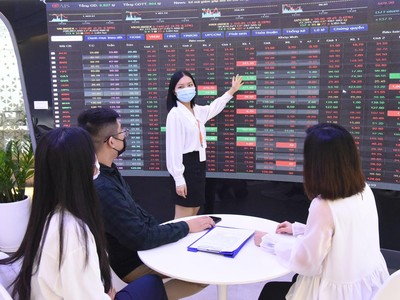 Báo chí về kinh tế, chứng khoán cung cấp thông tin kịp thời, chất lượng, hỗ trợ nhà đầu tư 