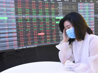 Giằng co tìm điểm tựa 