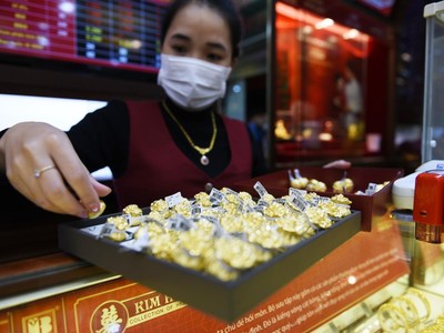 Giá vàng hôm nay ngày 9/2: Ngược chiều thế giới, vàng trong nước đồng loạt mất giá