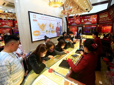 "Phố vàng" tấp nập trước ngày Vía Thần tài