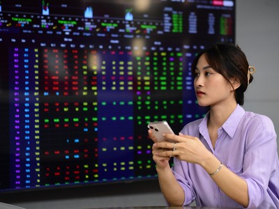 Nhà đầu tư thận trọng trước phiên đáo hạn phái sinh 