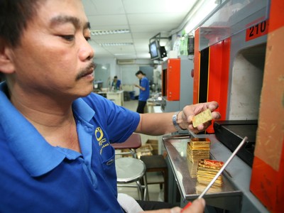 Giá vàng hôm nay ngày 10/1: Vàng nhẫn vẫn "nóng" hơn SJC