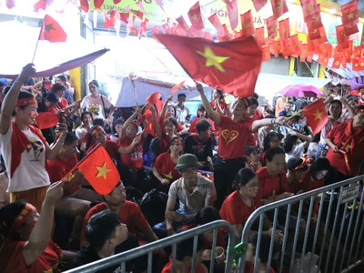 Hà Nội đêm "không ngủ"