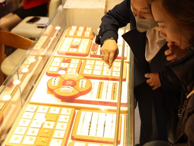 Giá vàng hôm nay ngày 2/3: Vàng tăng mạnh về gần đỉnh cũ