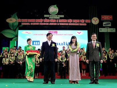 Manulife Việt Nam lần thứ 5 nhận Giải thưởng Rồng Vàng