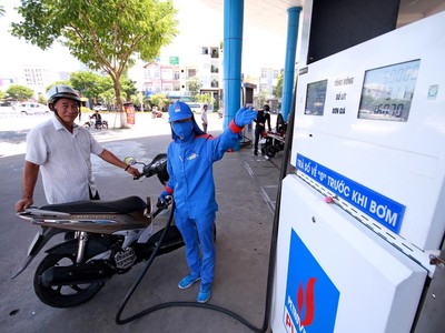 PV OIL khuyến mại giảm 500 đồng/lít xăng dầu