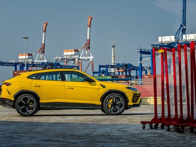 Lamborghini Urus phiên bản màu vàng Giallo Auge đã có mặt tại Việt Nam