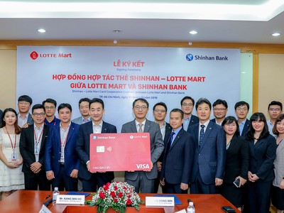 Ngân hàng Shinhan và Lotte Mart ra mắt thẻ Shinhan - Lotte Mart