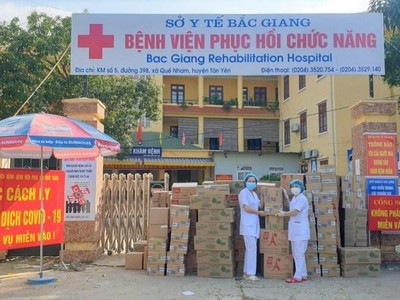 Mondelez Kinh Đô hỗ trợ hơn 5 tỷ đồng hàng thực phẩm cho lực lượng tuyến đầu và người dân vùng dịch Covid-19