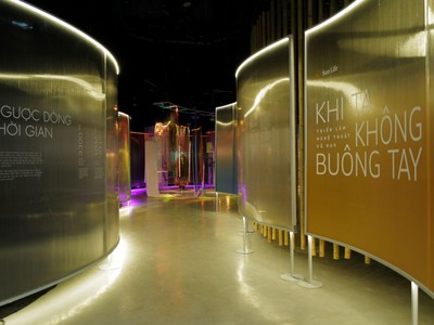 Sun Life tổ chức triển lãm nghệ thuật vũ đạo với chủ đề “Khi Ta Không Buông Tay”