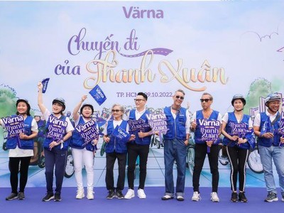 Värna – Nutifood Thụy Điển xác lập kỷ lục hành trình bằng xe máy cho người trung niên và cao tuổi 