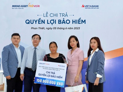 Mirae Asset Prévoir và VietABank chi trả quyền lợi cho khách hàng mắc bệnh hiểm nghèo