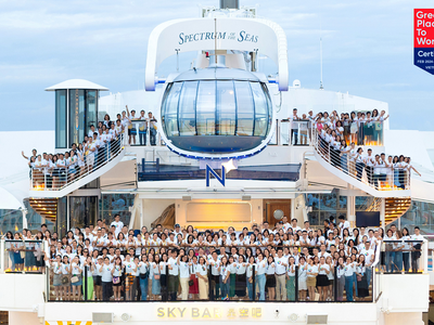 Amway Việt Nam lần đầu tiên nhận chứng nhận “Nơi làm việc xuất sắc”