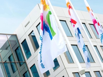 Công ty cổ phần Sữa Hà Lan không liên quan đến Tập đoàn FrieslandCampina Việt Nam cũng như thương hiệu sữa Cô gái Hà Lan