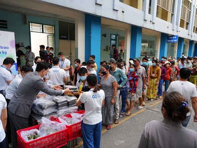 Shinhan Life Việt Nam chia sẻ cùng bệnh nhi bệnh viện Nhi đồng